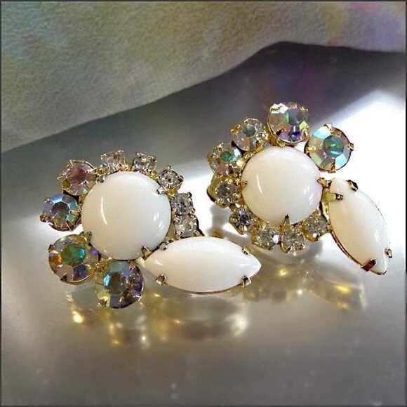 1950s Juliana Milk Glass Pastel AB Rhinestone Vintage Earrings 16822 - Picture 2 of 5